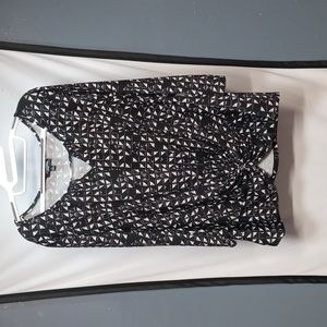 Stretchy black shirt